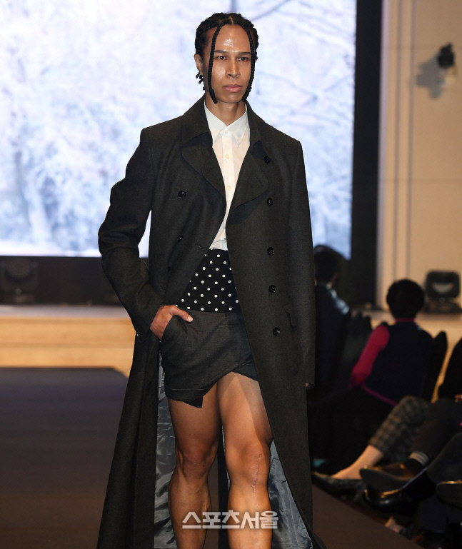 런웨이를 압도하는 강수일, 오늘은 축구선수가 아닌 최강 패션모델! [포토]