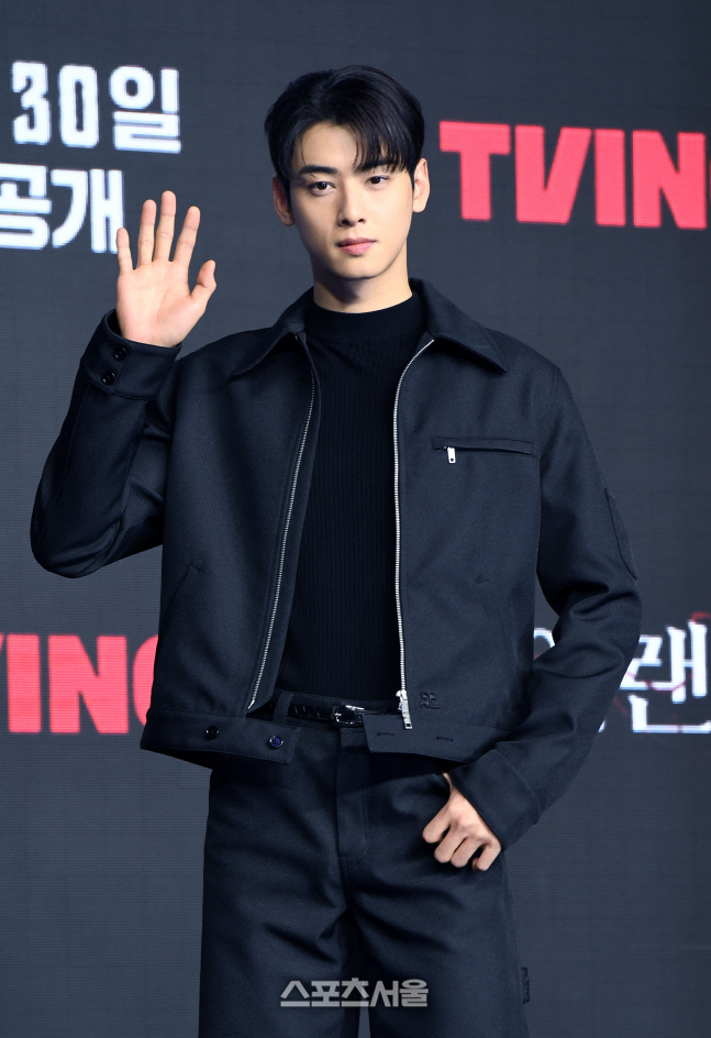 [포토]차은우, '아일랜드'로 인사 드려요!