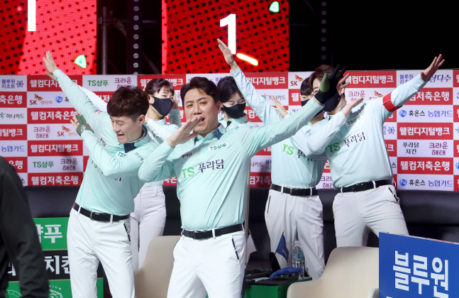 '파이팅→가자! 좋아요!' 당구장에 울려퍼진 우리말 응원 [SS현장]