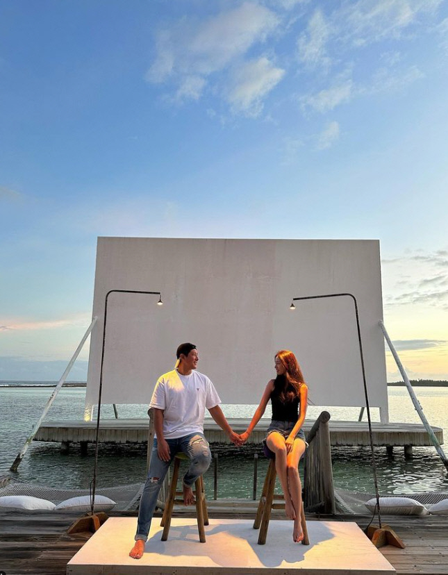 야구선수 황재균 가수 지연