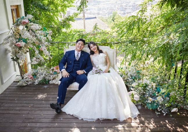 "신부와 함께 행복하게 살겠다" 키움 한현희, 웨딩마치 올린다