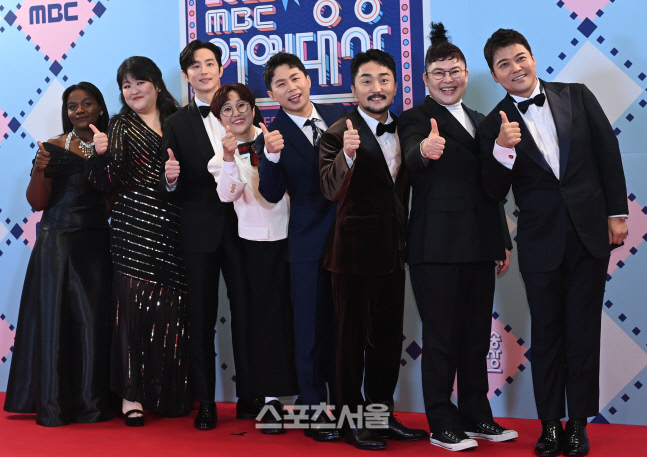 [포토] \'전지적 참견 시점\' 출연진들, 엄지 척