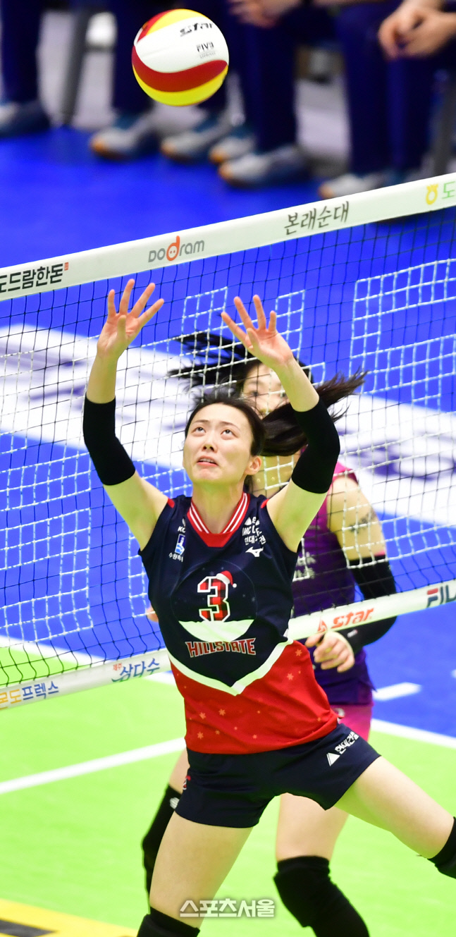 \'공 받으실 분!\' 김다인[포토]