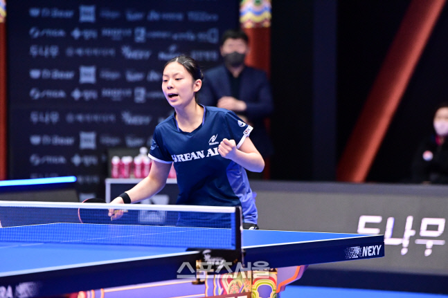 15세 박가현이 끝냈다...대한항공 4연승 포효 [프로탁구]