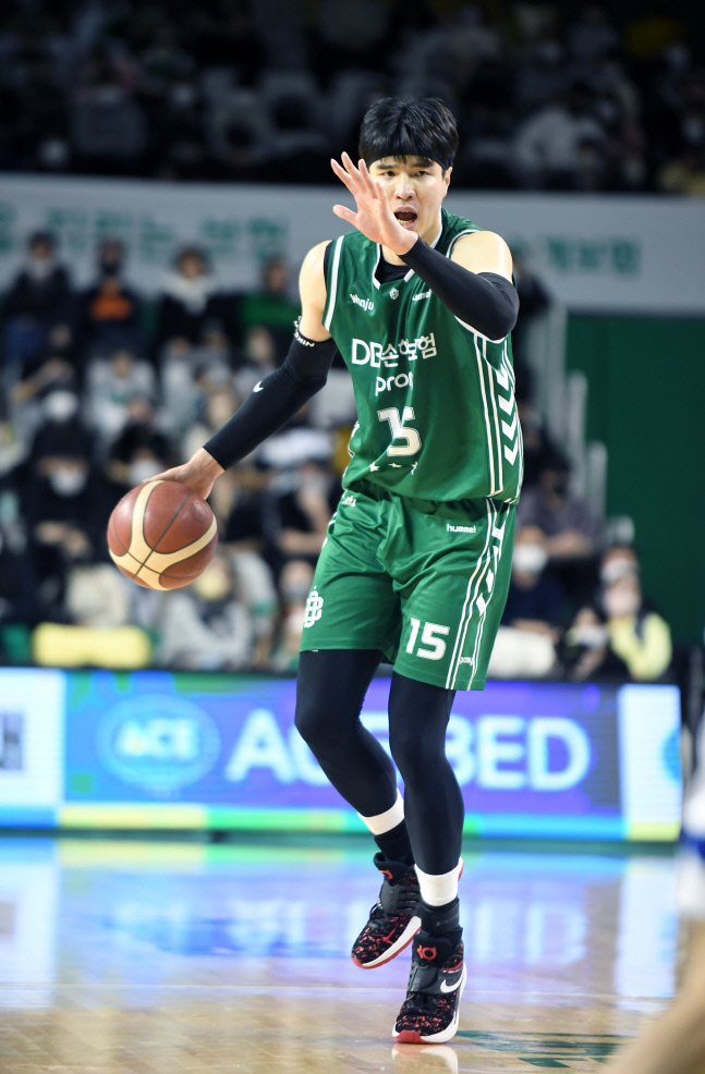 "요즘 좋잖아" 김종규, 4100명 '만원 관중' 불타오르게 만들다 [SS 시선집중]