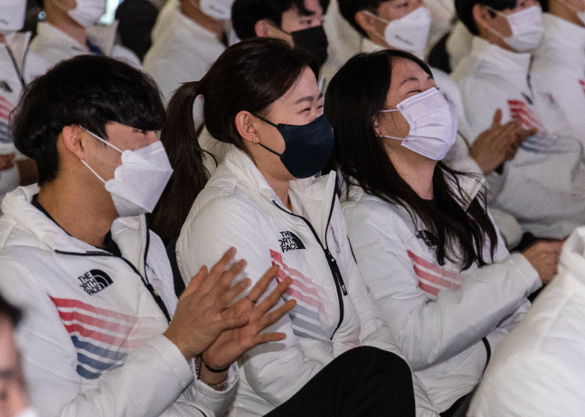 밝게 웃는 김민선