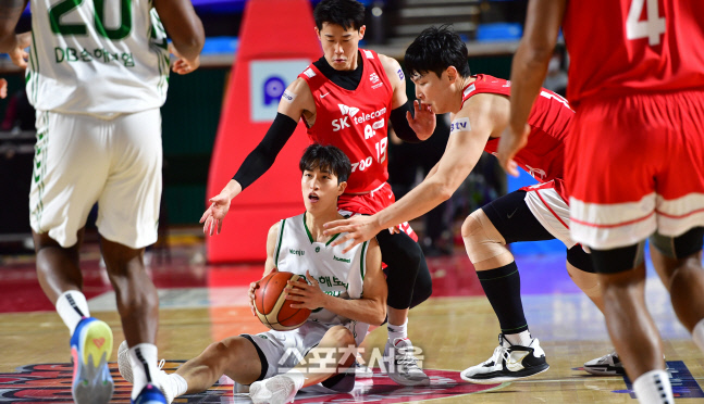 뺏기기전에 패스, 이준희[포토]