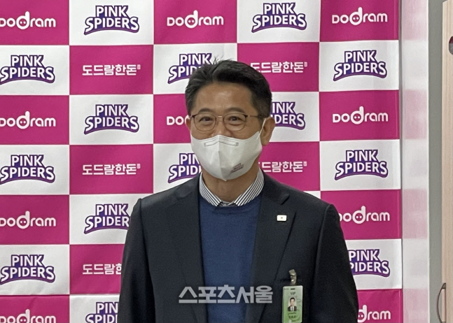 애초에 불가능했던 해명…흥국 신임단장의 '고구마' 기자회견[SS현장]