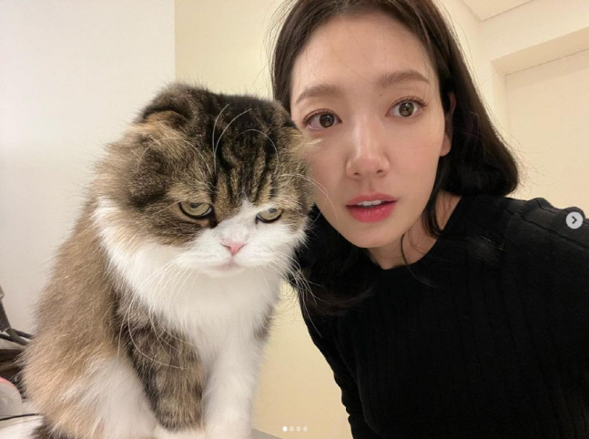 '최태준♥' 박신혜, 출산 후 여전한 미모…子 대신 "해리야, 칸아 협조 좀"