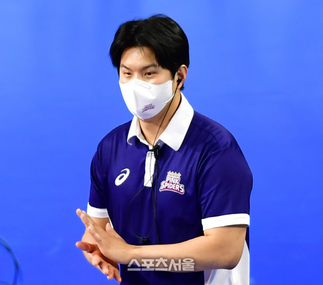 흥국 김대경 감독대행 [포토]