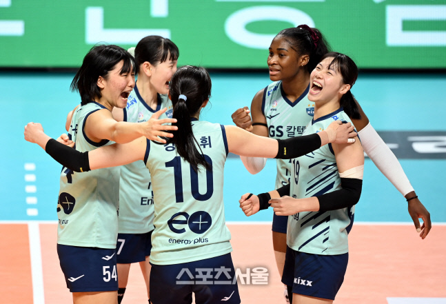 [포토] 환호하는 GS칼텍스 '승리가 보인다'