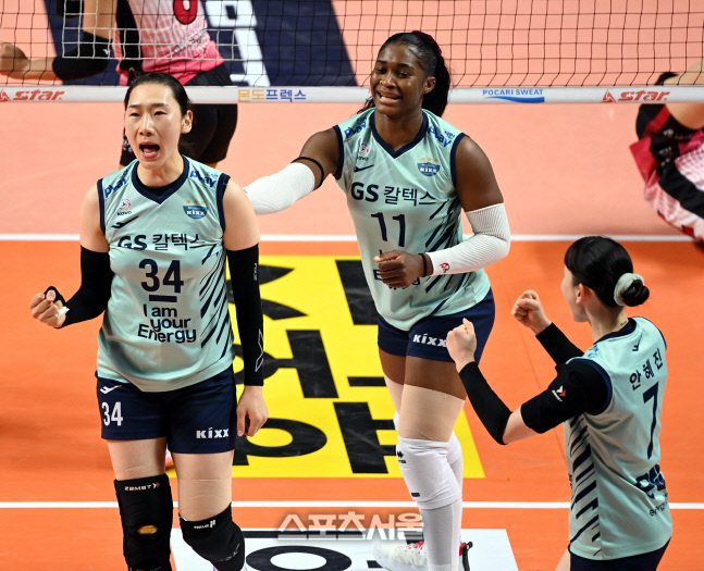 블로킹 8회, 엘리자벳 돌려세운 한수지…GS 4위 사수 일등공신