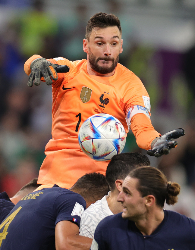 "역대 최다 출전·최장 주장' 요리스, 프랑스 대표팀 은퇴..."경의 표해"