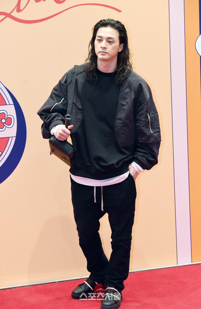 [포토]김지훈, 장발 뽐내며!