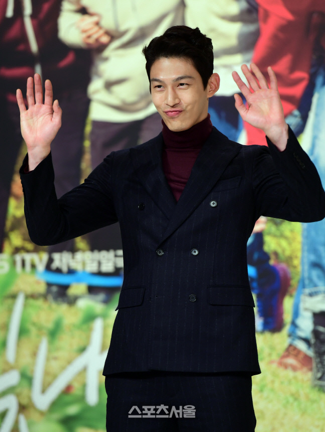 '불륜남 지목' 최정원 "전 연인 아닌 아는 동생 사이…제보자 폭언·협박으로 돈 갈취 시도"[전문]