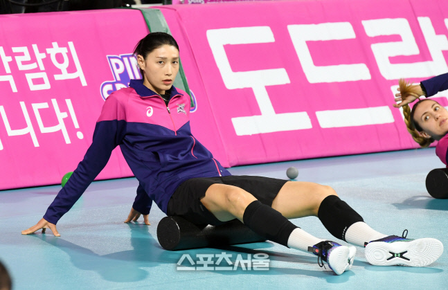 [포토]현대건설과의 결전 앞둔 흥국생명 김연경