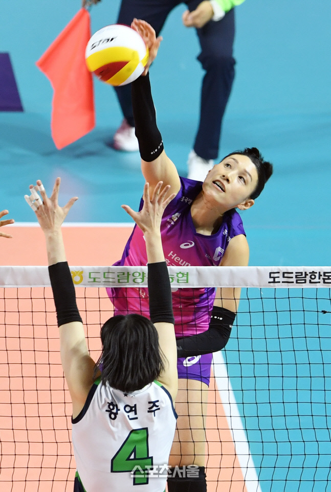 [포토]김연경의 스파이크 공격