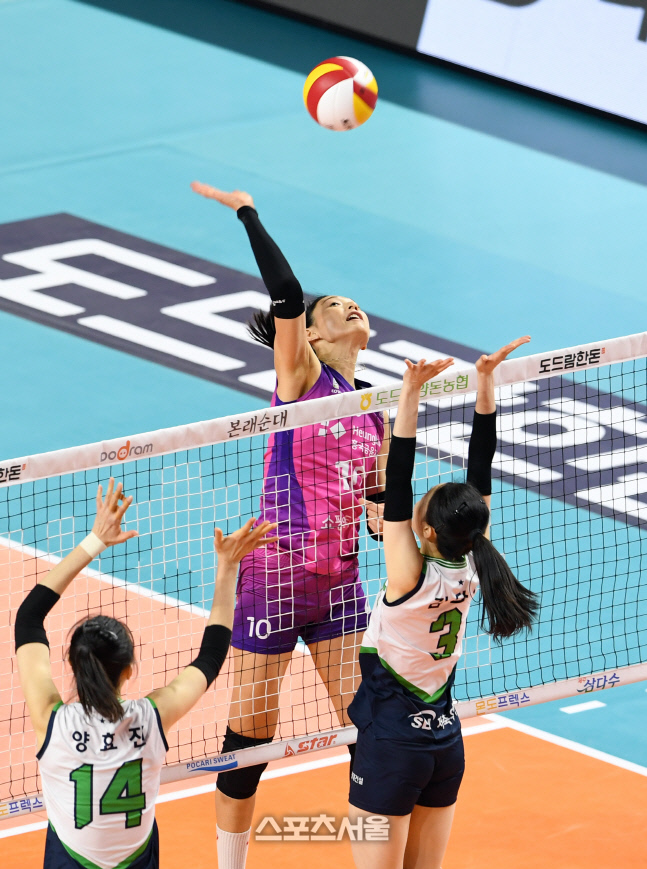 [포토]흥국생명 김연경, 다이렉트로!