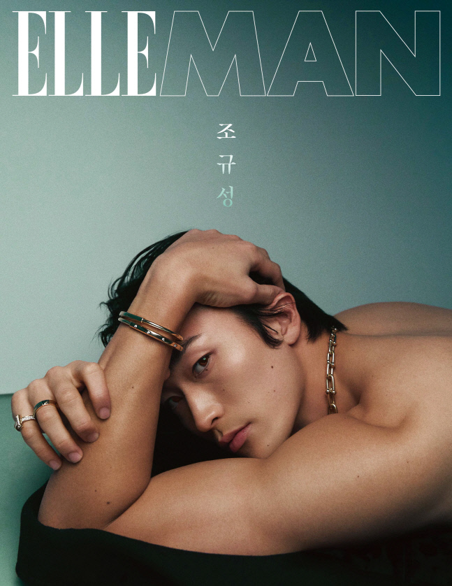 '농염도 국대' 조규성, 우람한 상반신에 꽉찬 화보