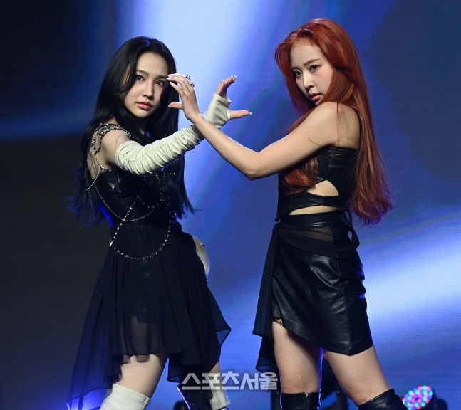 [포토] 프림로즈, 레드문 포즈