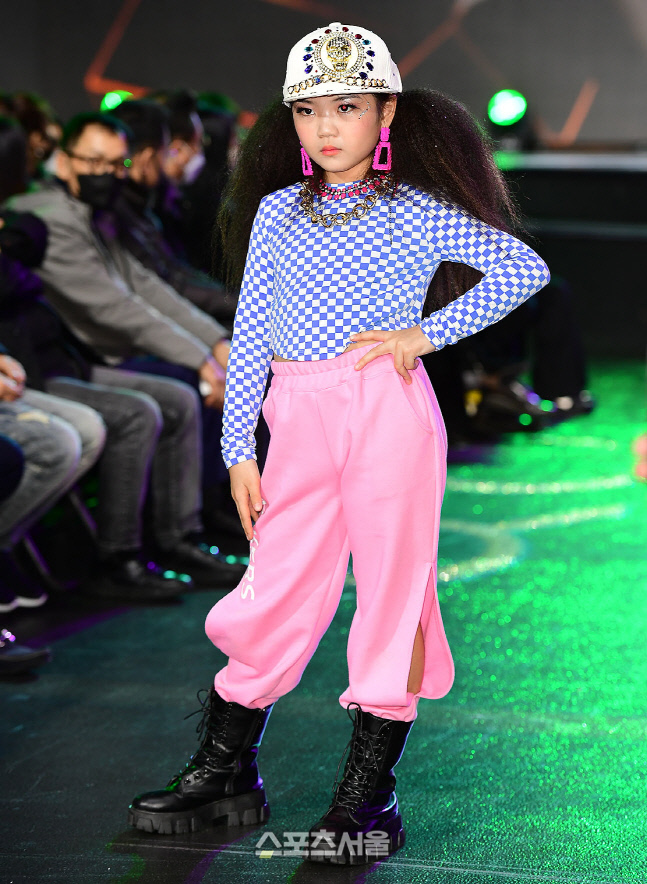 2023 더룩오브더이어 코리아, 런웨이를 장식하는 키즈모델! [포토]