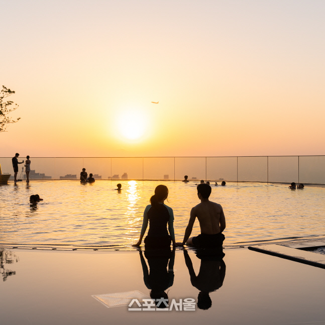 [제주 드림타워 복합리조트] 그랜드 하얏트 제주 야외풀데크