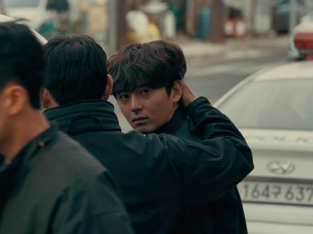 230118 배우 이지훈, 영화 ‘언더 유어 베드’ 보도자료