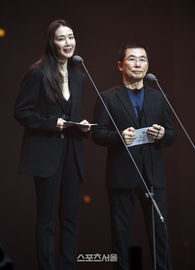 한류스타 최지우→청춘스타 안보현·이선빈, 연기대상 뺨치는 시상자 라인업[제32회 서울가요대상]