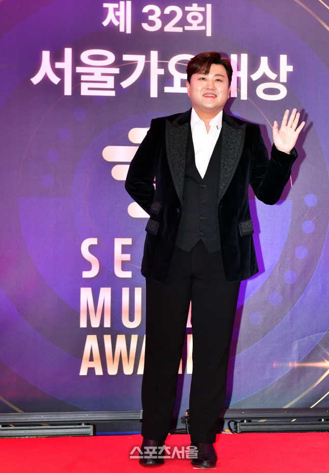 '기분좋은 서울가요대상 외출^^'김호중[포토]