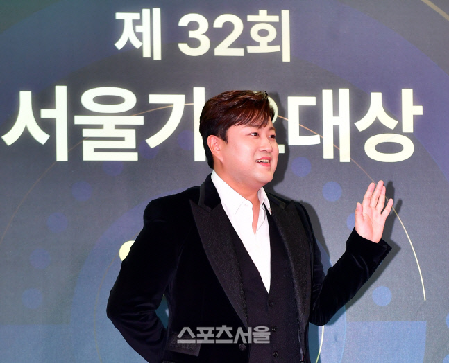 '미소 일발 장전' 서울가요대상 김호중[포토]