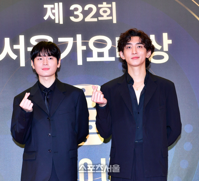 '앙증맞은 하트 발사^^' 서울가요대상 레드카펫 잔나비[포토]