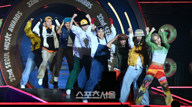 [포토] 서울가요대상을 여는 화려한 오프닝 공연