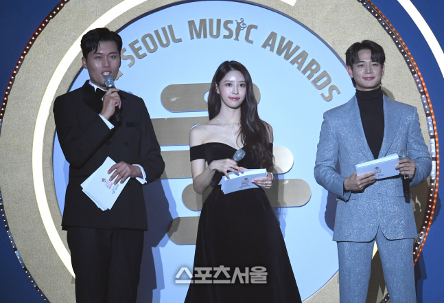 [포토] 김일중-미주-민호, 서울가요대상 명MC