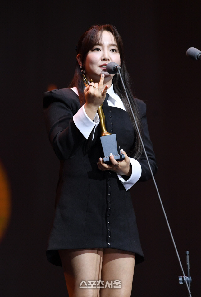 [포토]서울가요대상 발라드상 윤하, 감사한 분들이 많아서...