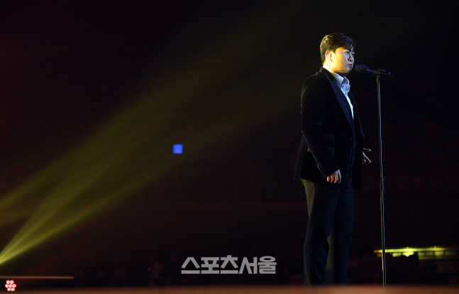 [포토]김호중, 서울가요대상 본상 무대에