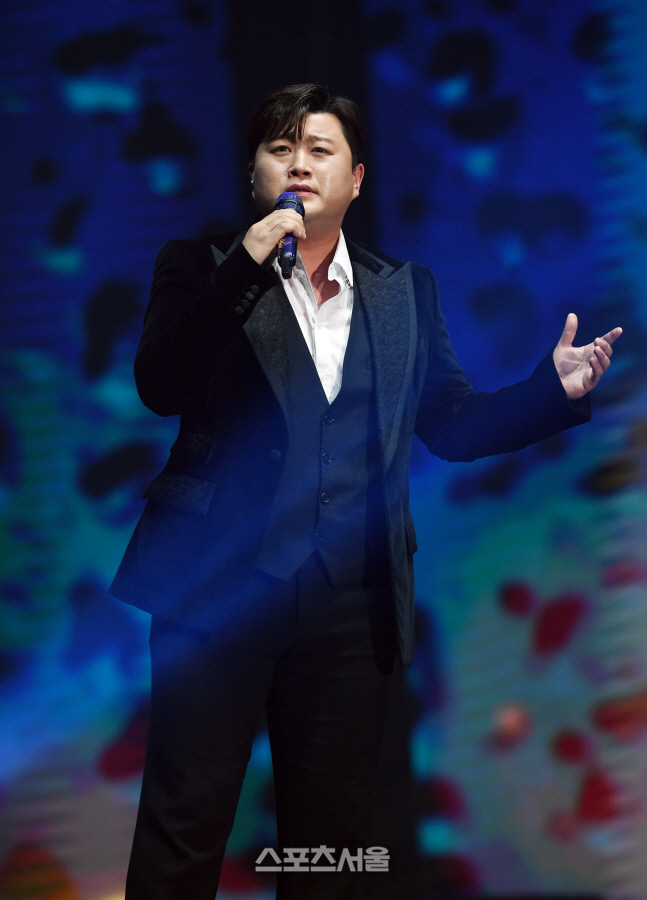 [포토]김호중, 아련하게!