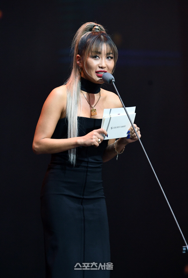 [포토]리헤이, 서울가요대상 오프닝 무대에 이어 시상자로!