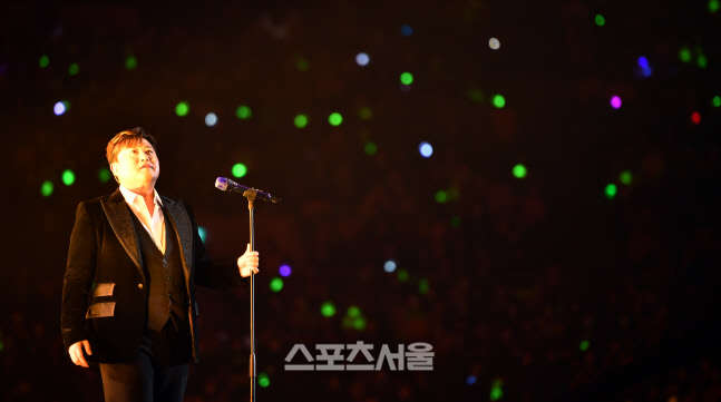 'Il mare calmo della sera'열창하는 김호중[포토]