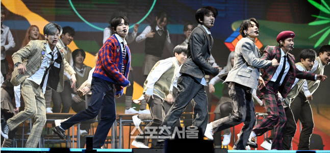 [포토] 서울가요대상 공연 펼치는 NCT 드림