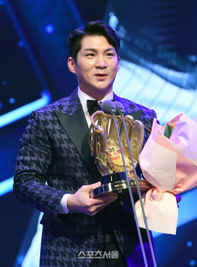 LG 최초 오지환 '100억원의 사나이' 등극으로 화룡점정[공식발표]