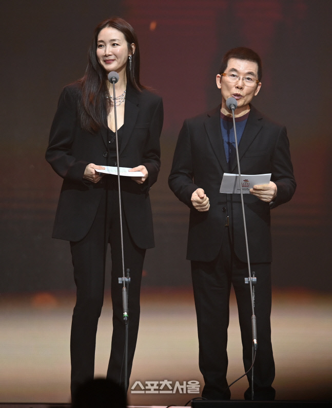 [포토] 인사말 하는 최신규 서울가요대상 조직위원장