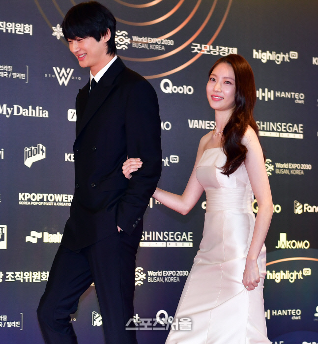 공승연과 함께 '쑥스러운' 변우석[포토]