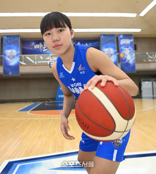 '차세대 국대 에이스' 박지현 "언니들처럼 여자농구 이끌고 싶어요, 그리고..." [설특집 인터뷰]