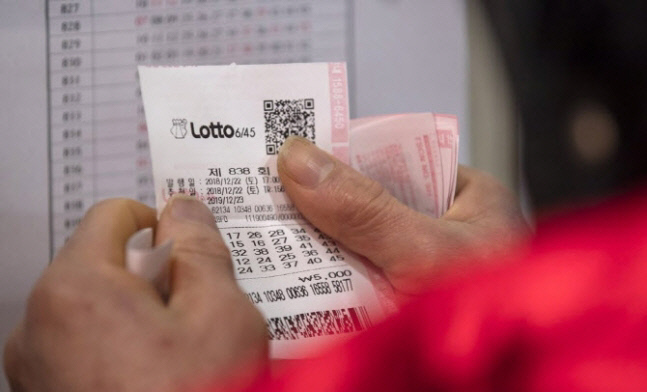 당첨돼도 안 찾는다…지난해 찾아가지 않은 로또 당첨금 413억