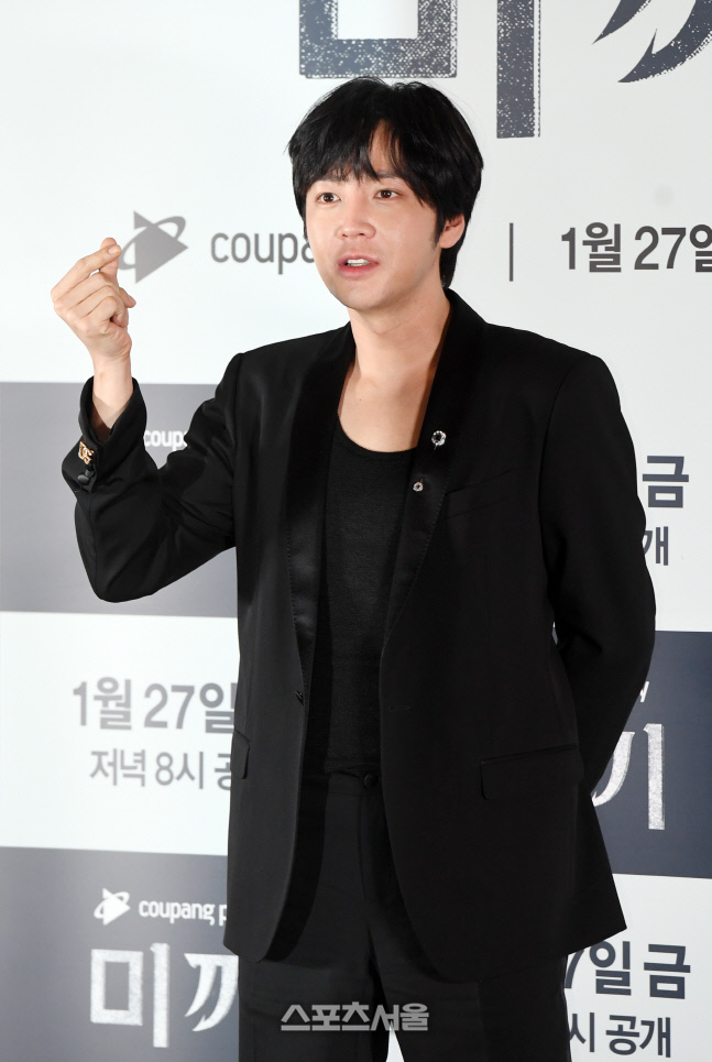 [포토]하트 만들어 보이는 장근석