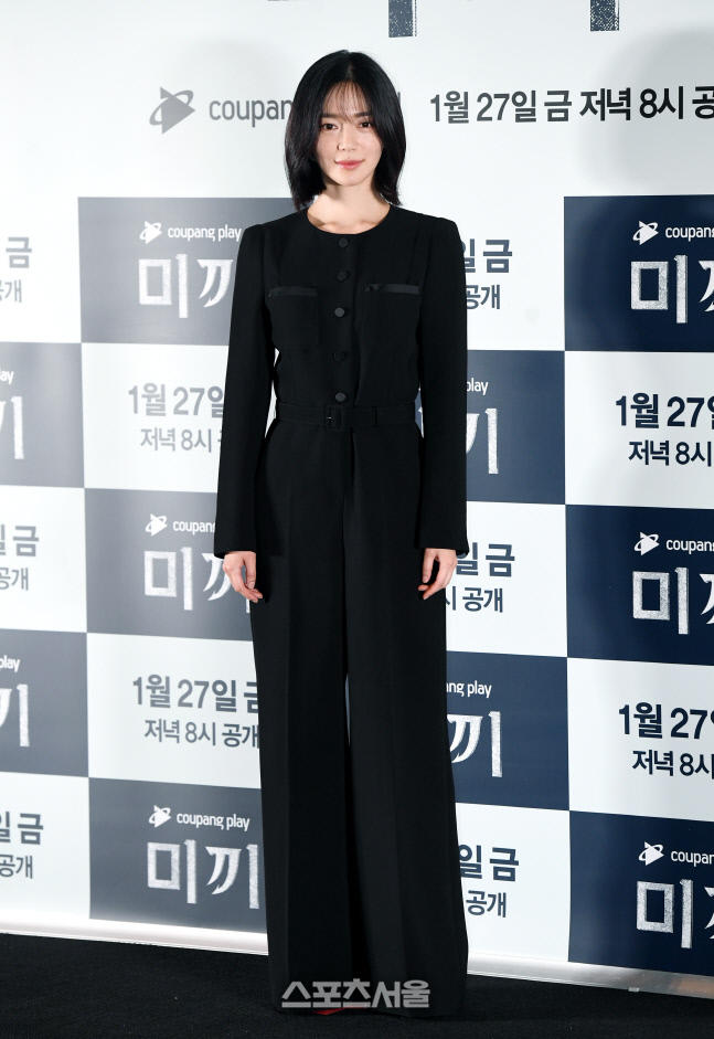 [포토]올블랙으로 멋낸 이엘리야