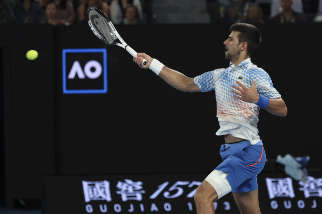 조코비치, 루블료프 꺾고 호주오픈 26연승…4강 상대는 토미 폴