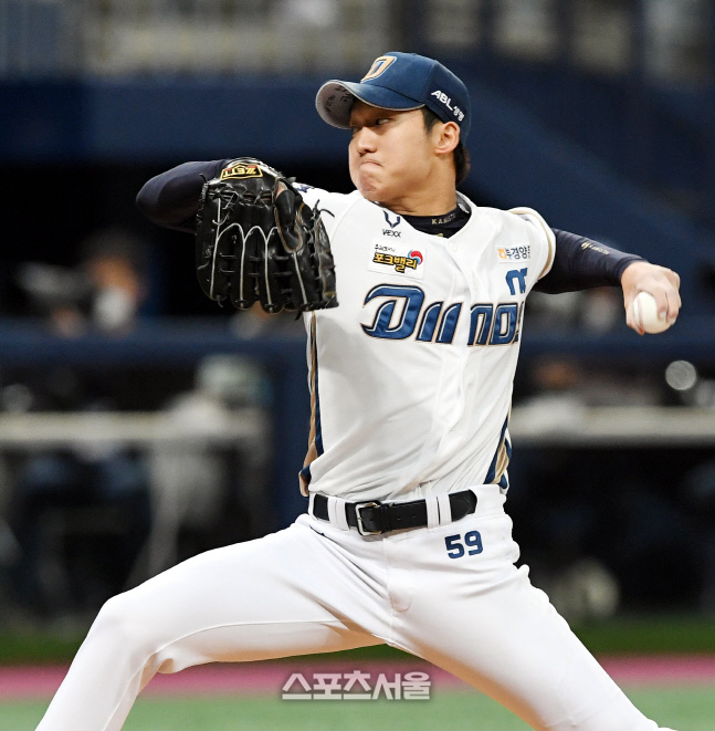 [포토] NC 구창모, 5차전 승리를 위해!