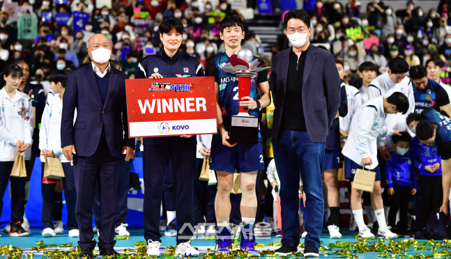 후배들 물리치고 우승한 M-스타들[포토]