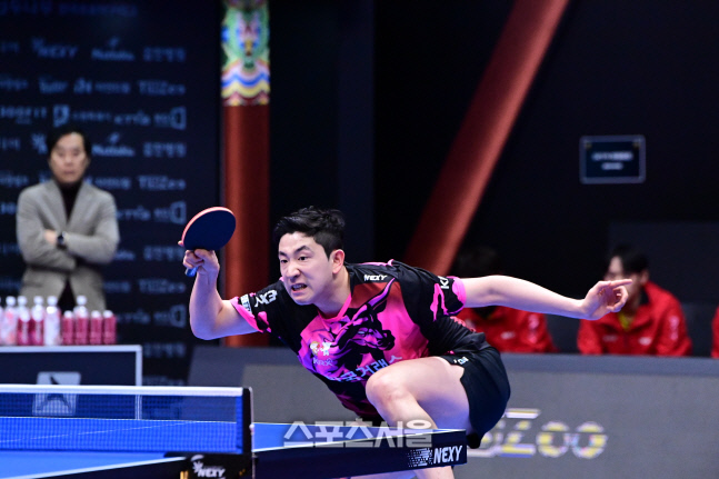 한국거래소 김동현, 임종훈 잡았다...15세 박가현은 '괴물' 주천희 격파 [프로탁구]